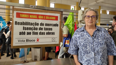 Helena Pinto no mercado municipal de Torres Novas