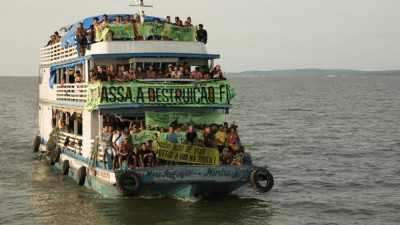 Mais de 200 embarcações marcam início do encontro histórico