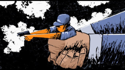 Mãos segurando polícia que aponta arma