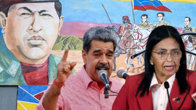 Chávez, Maduro e Delcy com Bolívar em fundo