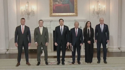 Captura de ecrã do encontro em Washington onde embaixadores de Israel e do Líbano estiveram sentados à mesma mesa