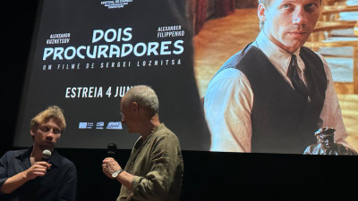 Aleksandr Kuznetsov e Francisco Louçã na apresentação do filme em Lisboa