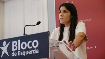 Mariana Mortágua em conferência de imprensa na sede nacional do Bloco de Esquerda.