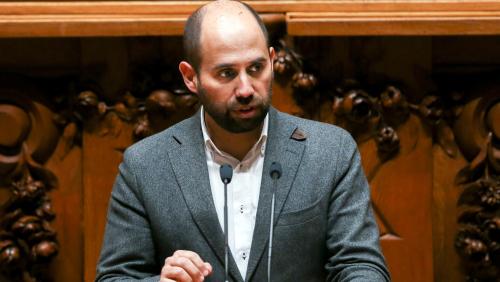 “Política do Governo do ‘agora é que é’ não responde às pessoas