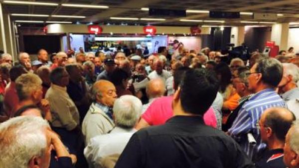 Protesto dos reformados na estação Marquês de Pombal. Foto de Sara Gligó, retirado do Facebook da CT do Metro de Lisboa
