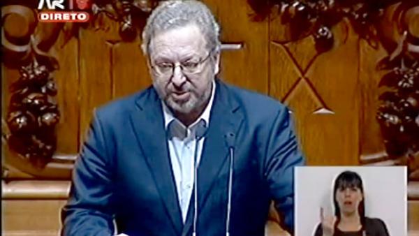 Renegociação da dívida: "Governo pôs Portugal a servir de escudo humano de Merkel