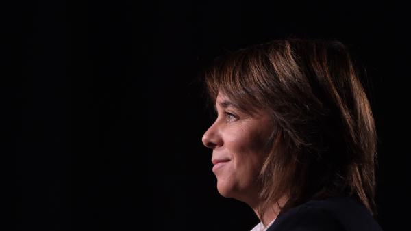 Ainda bem que a “esquerda teve força” para subir o salário mínimo nacional e para descongelar pensões e aumentá-las, afirma Catarina Martins. Foto de Paula Nunes.