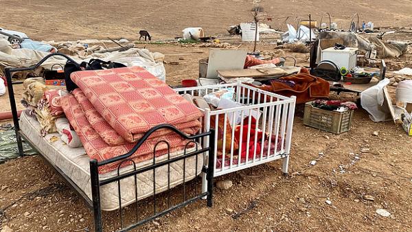 Israel deixa 41 crianças desalojadas depois de lhes destruir a aldeia