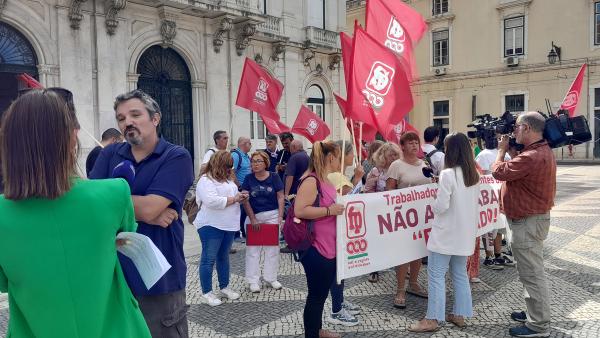 Conferência de Imprensa sobre esta greve. Foto de Sindicato dos Trabalhadores em Funções Públicas e Sociais do Sul e Regiões Autónomas.