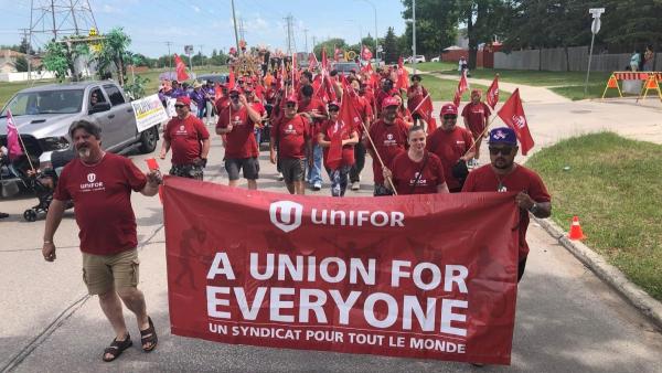 Trabalhadores canadianos em cortejo