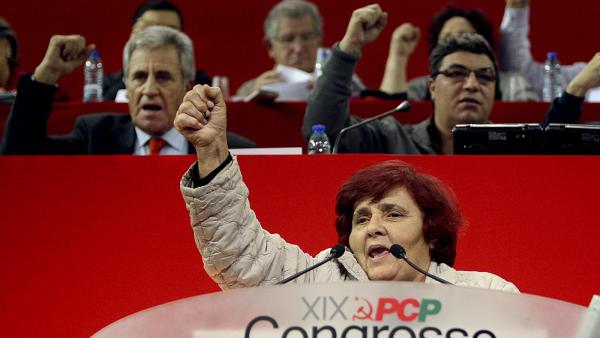 Odete Santos no XIX Congresso do PCP. Foto de TIAGO PETINGA/LUSA.