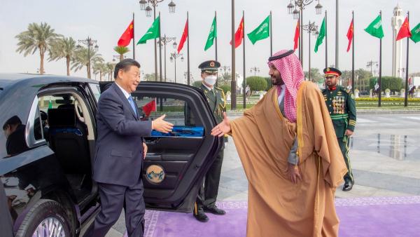 Xi Jinping com Mohammed bin Salman em Riade no fim de 2022.