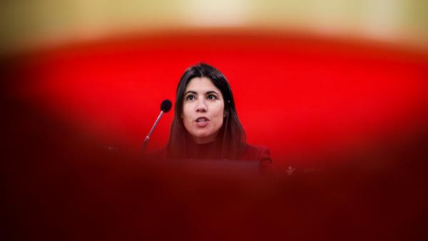 A coordenadora do Bloco de Esquerda, Mariana Mortágua, usa da palavra durante uma conferência de imprensa para apresentação das conclusões da reunião da Mesa Nacional do Bloco, em Lisboa.