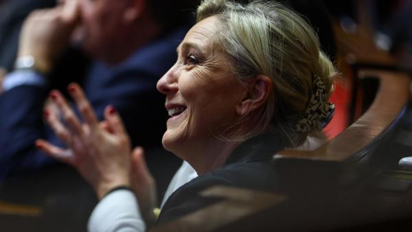 Marine Le Pen durante o debate sobre a lei da imigração. Foto de Mohammed Badra/EPA/Lusa.