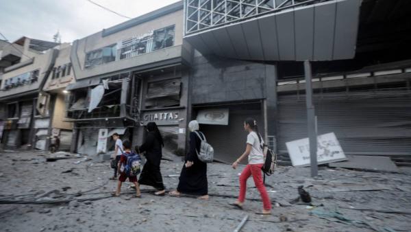 Destruição em Gaza após bombardeamento israelita.