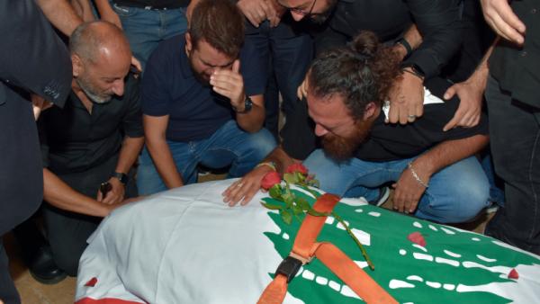 Funeral do videojornalista da Reuters Issam Abdullah morto na fronteira entre Israel e Líbano