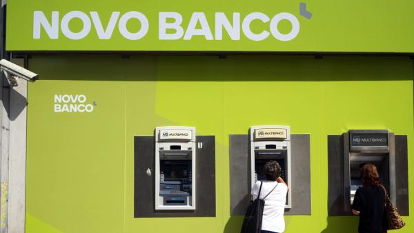 Sucursal do Novo Banco.
