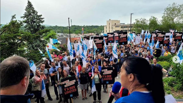 Manifestação de trabalhadores da saúde do Quebec. Foto de fiqsante/Instagram.