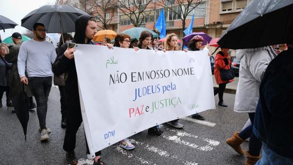 Coletivo "Judeus pela Paz e Justiça" na manifestação em Lisboa de solidriedade com a Palestina.