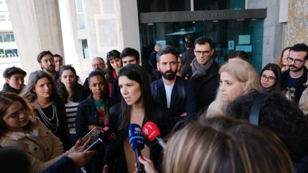 Mariana Mortágua com a mandaária e candidatos da lista do Bloco por Lisboa.