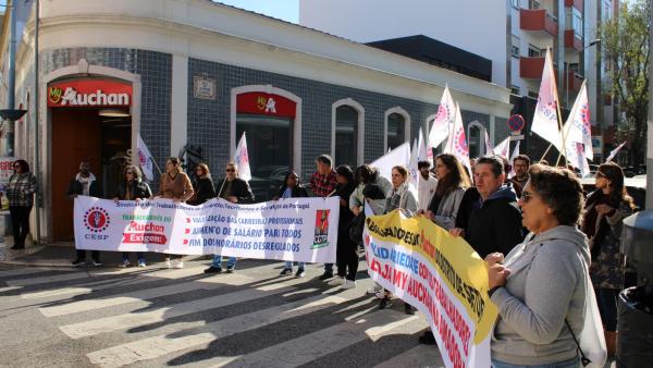 protesto do CESP num supermercado Auchan