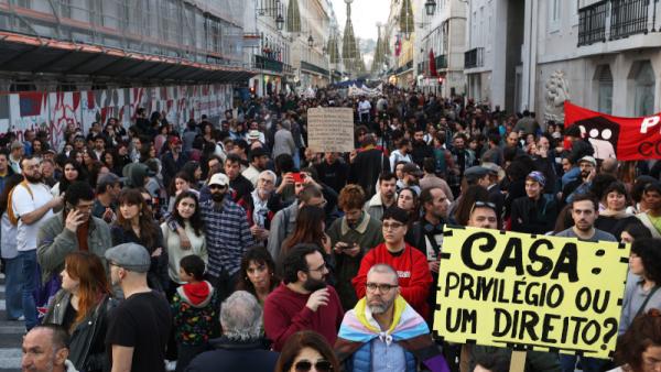 Manifestação Casa para Viver em Lisboa.