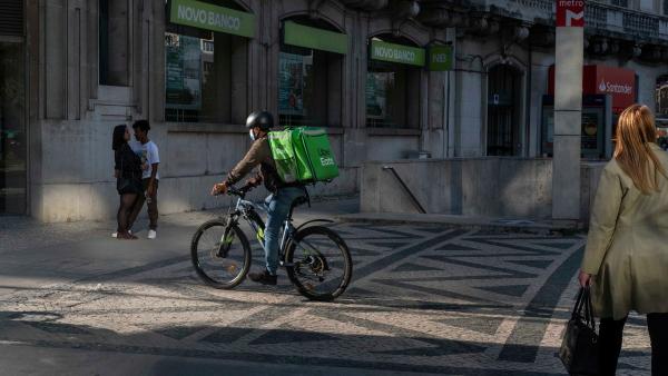 Estafeta da Uber Eats