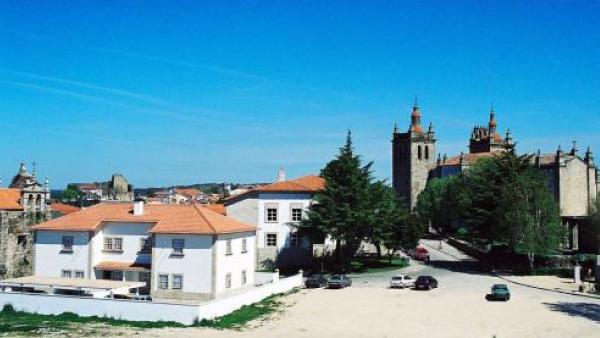 Miranda do Douro. Foto de Vitor Oliveira, Wikimedia Commons.