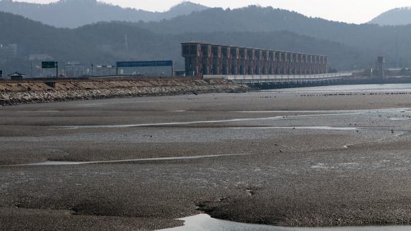 Estuário represado de Geumgang, costa oeste da Coreia do Sul.