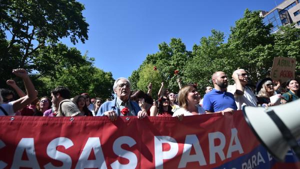 Fernando Rosas na manifestação do 25 de Abril em Lisboa
