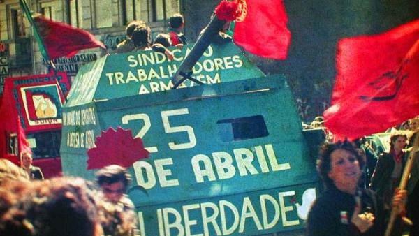 Portugal acaba por se tornar o destino dos exilados brasileiros que tinham encontrado refúgio na Argentina após o golpe no Chile. Guerras da independência dos povos africanos também influenciaram as lutas da esquerda no Brasil.