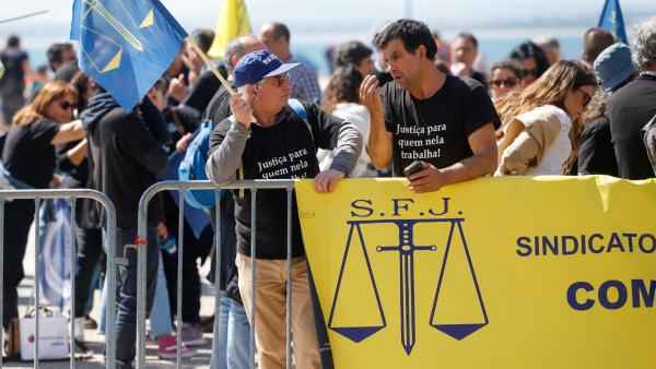 Lisboa: Funcionários judiciais em protesto