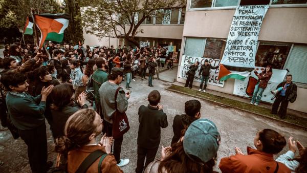 Ocupação na Fac. Ciências da Universidade do Porto
