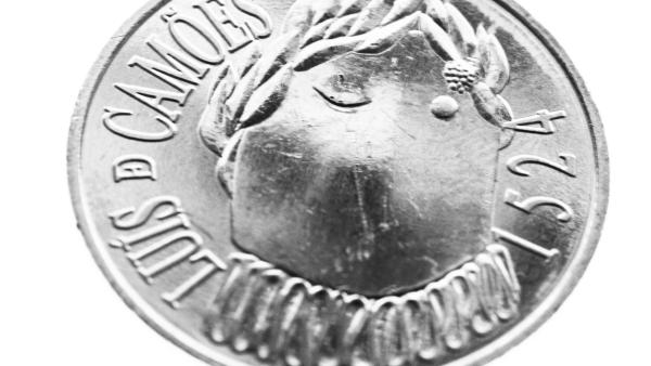 No ano de comemoração do 5º centenário do seu nascimento, a polémica começou por ser sobre a falta de iniciativas, para agora ser sobre uma moeda comemorativa, baseada num busto de José Aurélio que está no parlamento, desde os anos 90