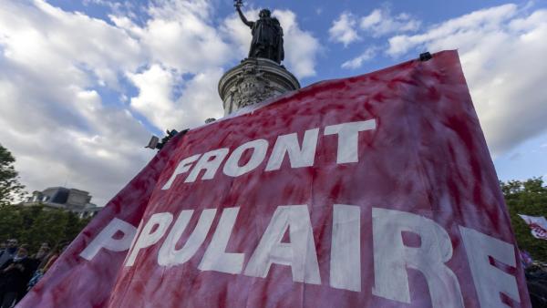Faixa a apelar à Frente Popular