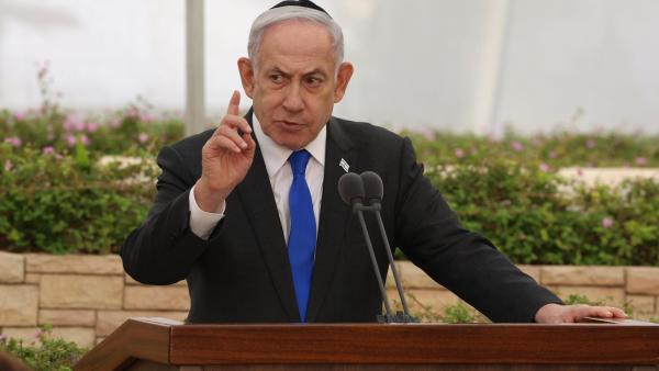 Netanyahu no memorial sobre um confronto entre grupos sionistas em 1948.