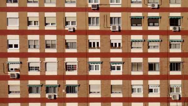 Janelas de prédio em Madrid.
