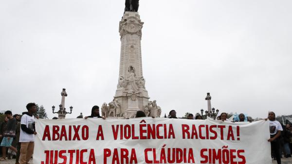 manifestação por Cláudia Simões em fevereiro.