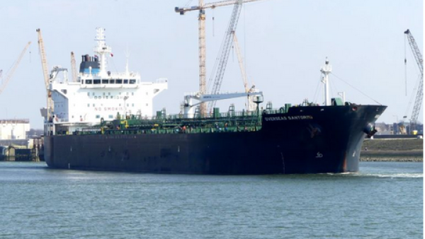 Navio Overseas Santorini.