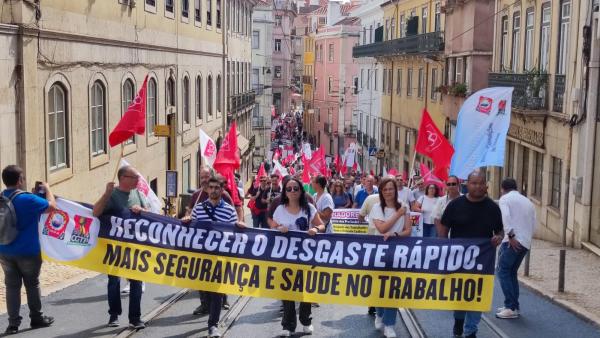 Trabalhadores lutam pelo reconhecimento de profissões de desgaste rápido.