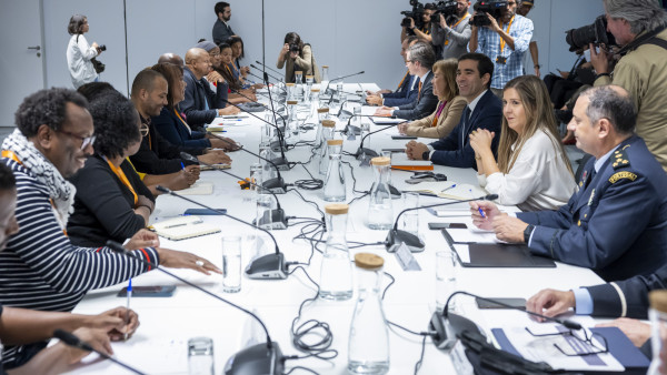 Governo reúne com associações