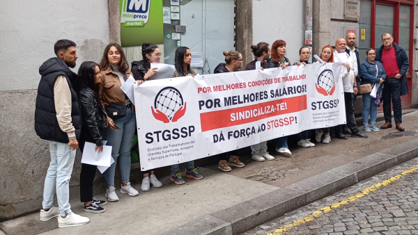 Concentração frente ao Minipreço
