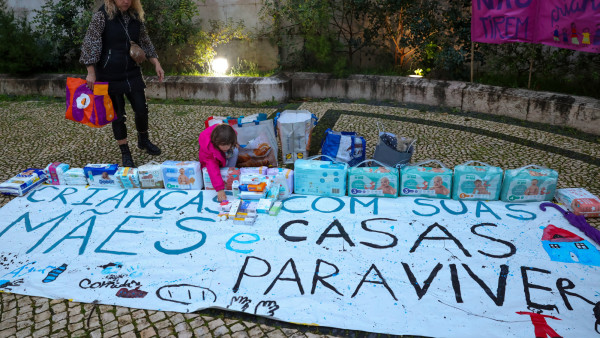 Ação em solidariedade com Ana Paula.