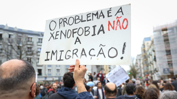 cartaz "O problema é a xenofobia, não a imigração"