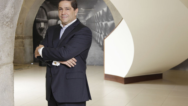 Mário Ferreira.