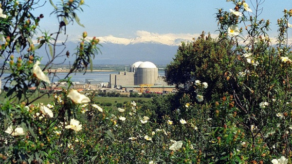 Central nuclear de Almaraz, em Cáceres, Estado espanhol. Foto de Foro Nuclear/Flickr.