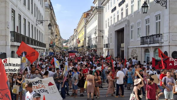 Manifestação Casa para Viver