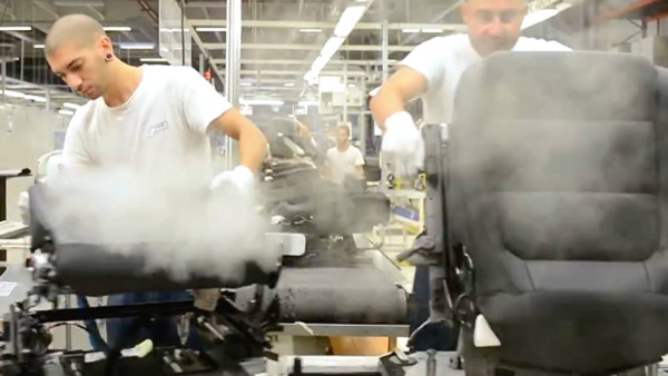 Produção na fábrica da Vanpro