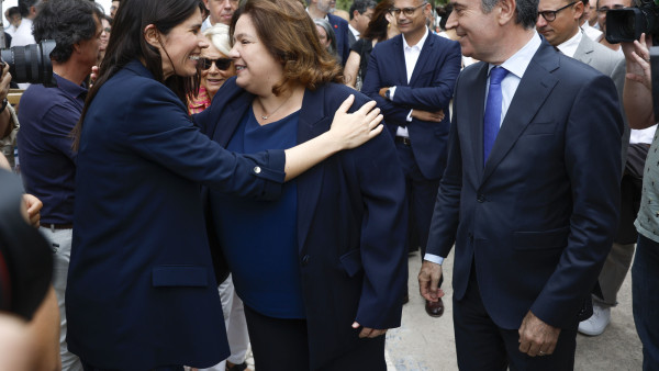 Mariana Mortágua na assinatura do acordo de coligação para uma candidatura à Câmara de Lisboa.