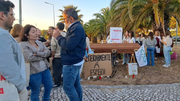 Vigília TSDT junto ao Hospital Amadora/Sintra